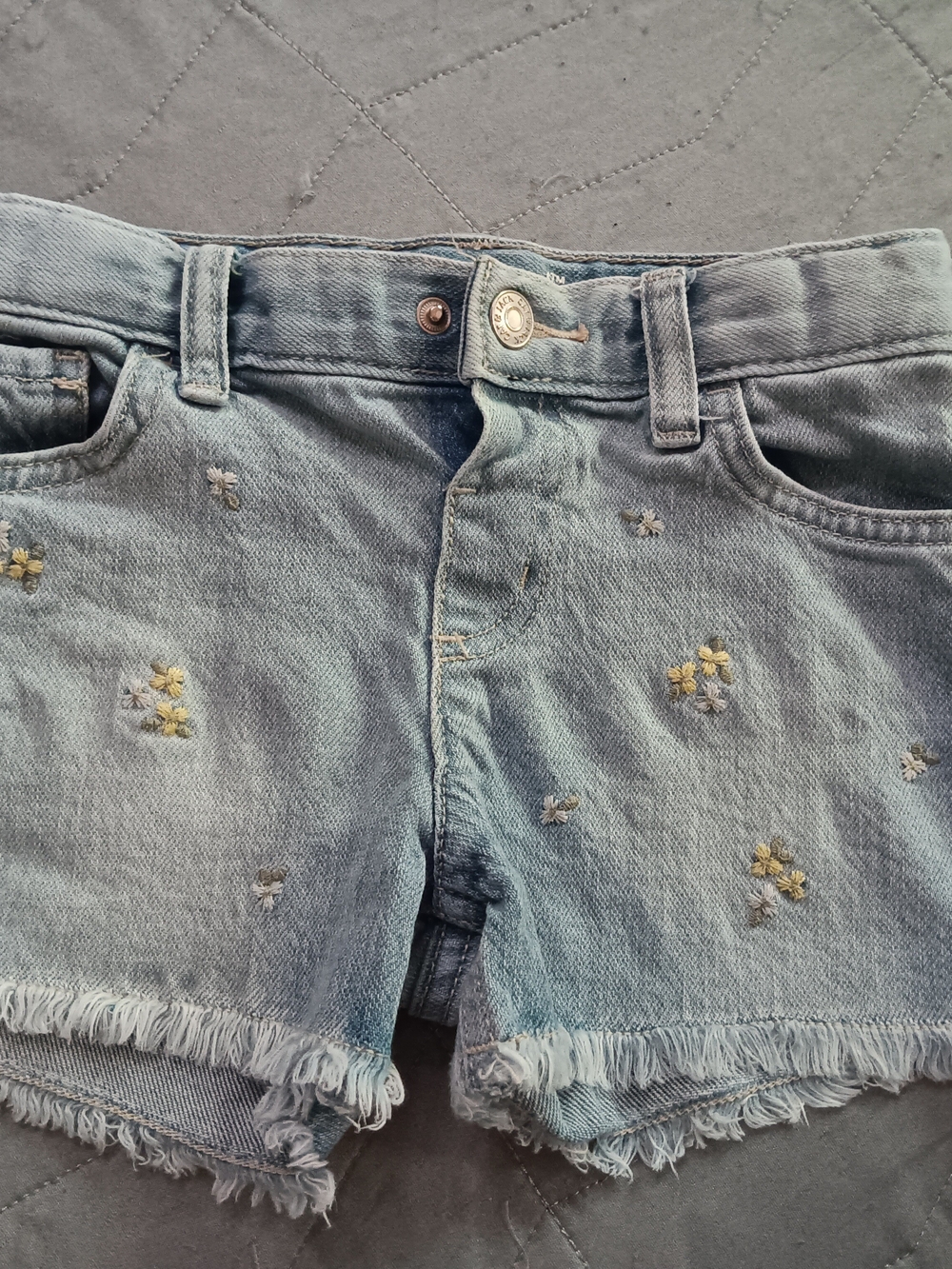Girls Size 5T Cat & Jack Embroidered Light Blue Denim Cutoff Shorts